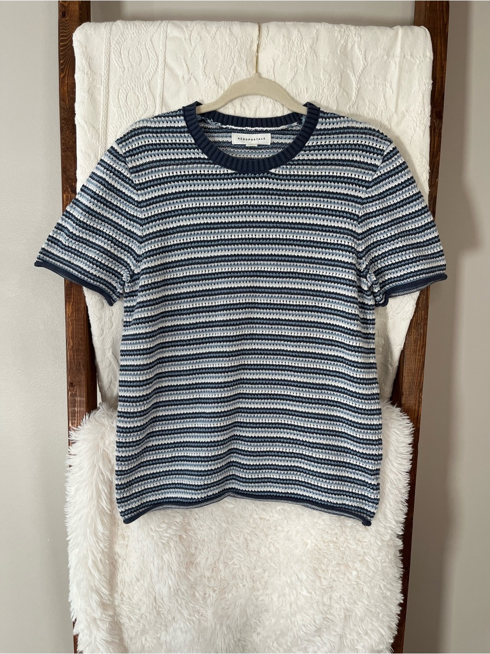 Aéropostale Navy & White Striped Textured Sweater Crew Tee - Men’s Medium